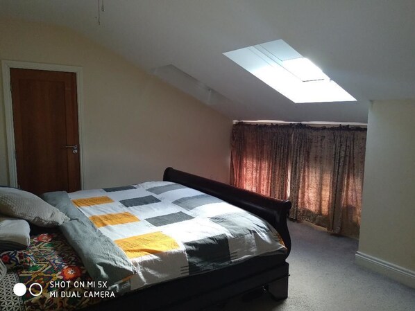 1 bedroom, premium bedding, minibar, desk