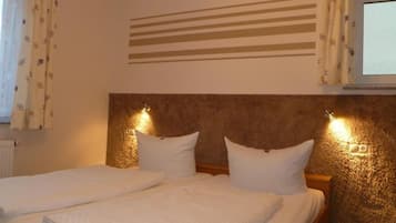 Minibar, desk, free WiFi, bed sheets
