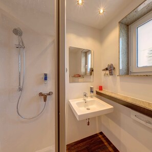 Twin Room | Bathroom - Pension Wernesgrün (Steinberg)