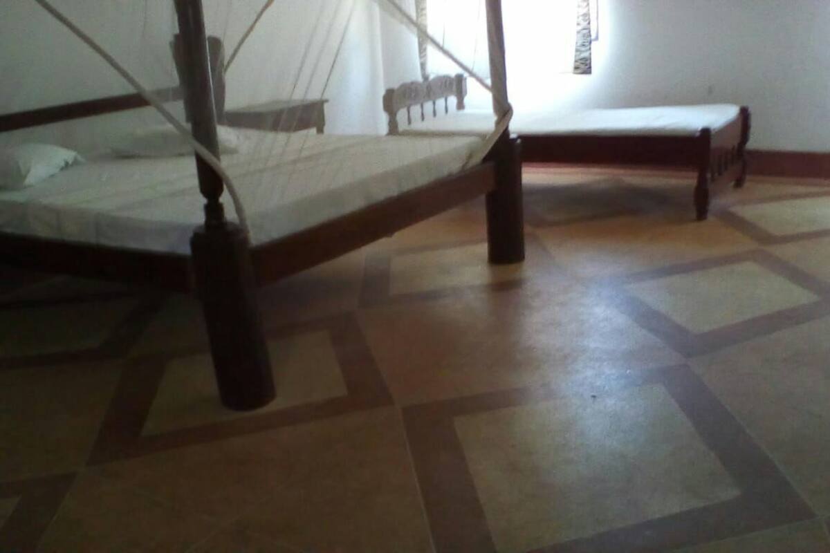Vila família | Escrivaninha, Wi-Fi de cortesia