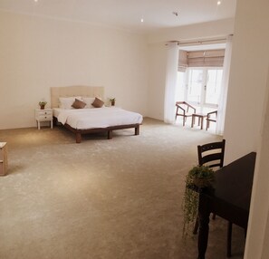 Premium Double Room, Poolside | 1 bedroom, premium bedding, in-room safe, desk - Artisan Villa Colombo (Colombo)