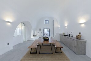 Luxury Apartment | Interior - Alluvial Santorini Suites (Santorini)