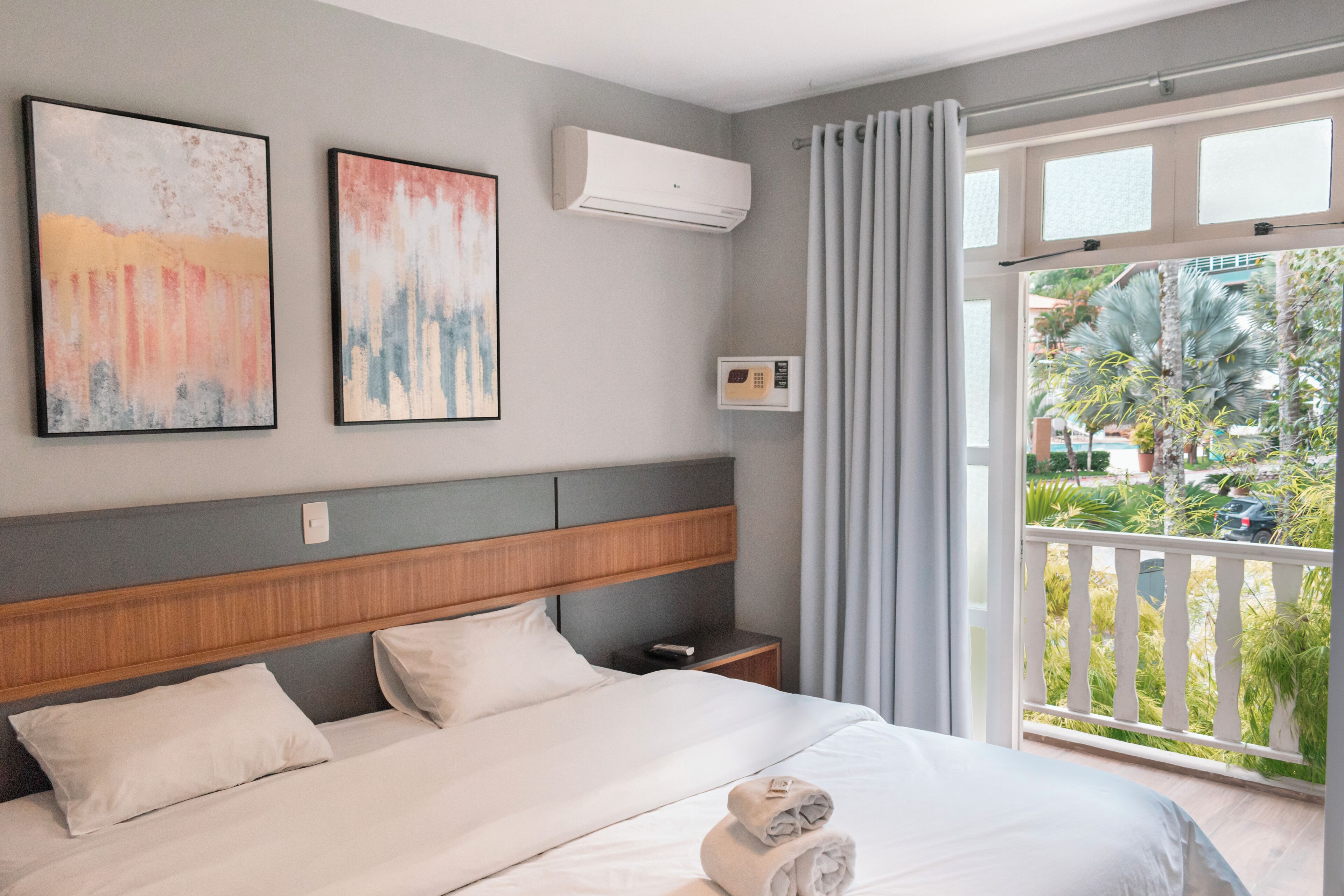 Quarto duplo superior | Frigobar, escrivaninha, cortinas blackout, Wi-Fi de cortesia