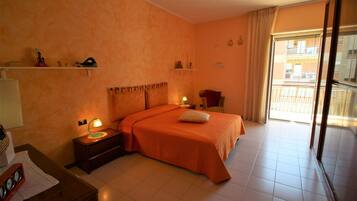 Apartment, 3 Bedrooms | 3 bedrooms, iron/ironing board, free WiFi, bed sheets