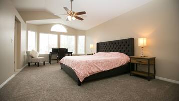 Family House, 5 Bedrooms, Mountain View | 5 bedrooms, desk, iron/ironing board, free WiFi