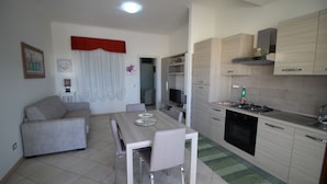 Apartment, Pool View, Ground Floor | Private kitchenette - Mare e Monti C (Formia)