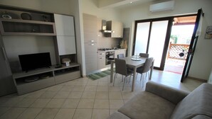 Apartment, Pool View, Ground Floor | Living area - Mare e Monti C (Formia)
