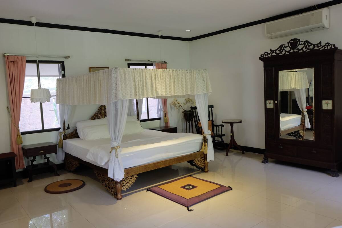 Deluxe Villa with Balcony 108 | Cortinas blackout