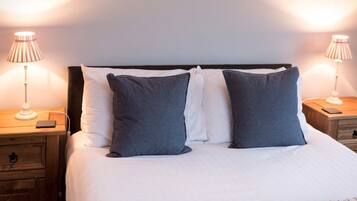 Phòng đôi | Bộ đồ giường kháng dị ứng, két bảo mật tại phòng, trang trí khác biệt