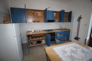 Apartment, 2 Bedrooms | Private kitchen