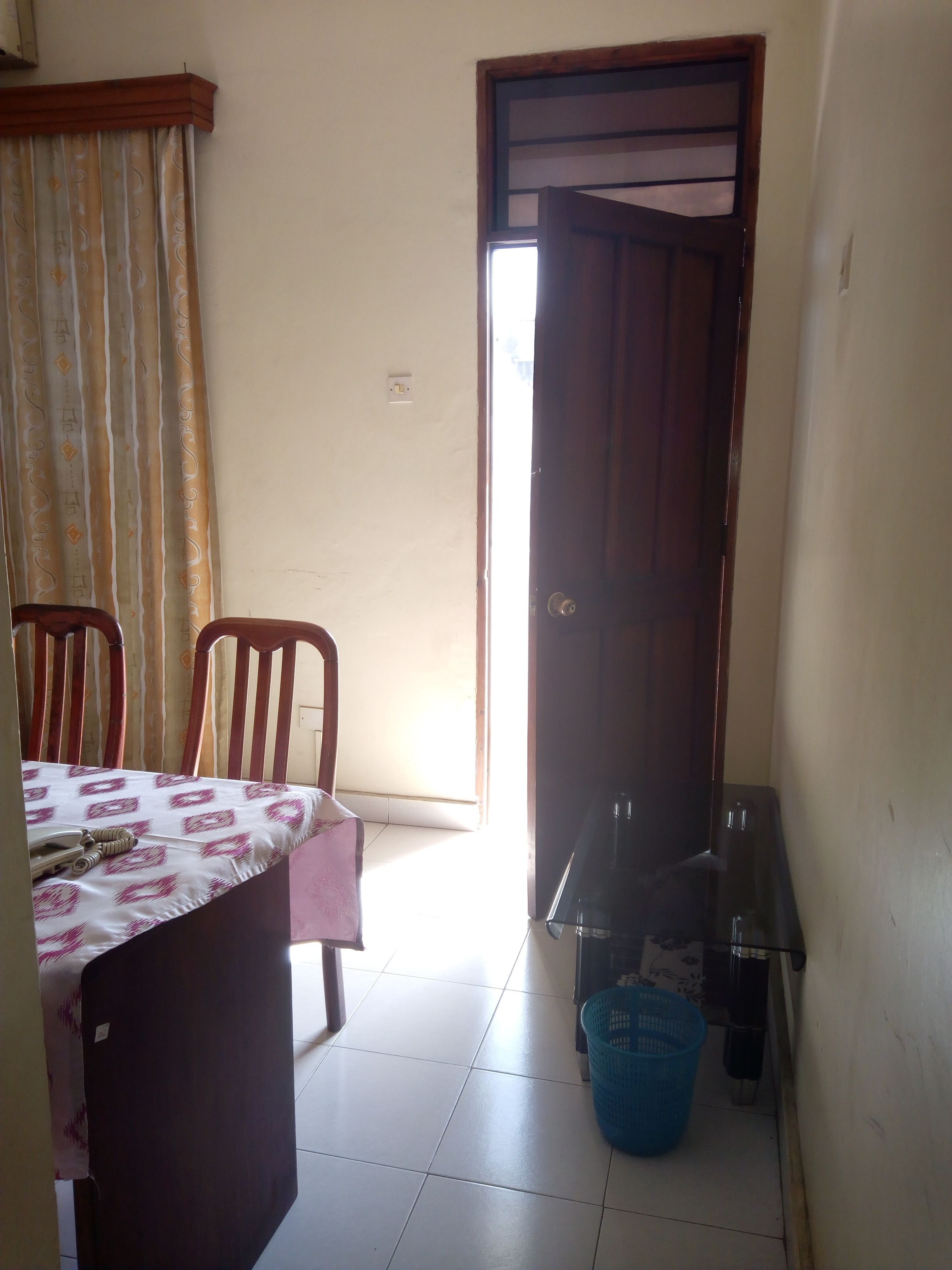 Standard Single Room | In-room dining
