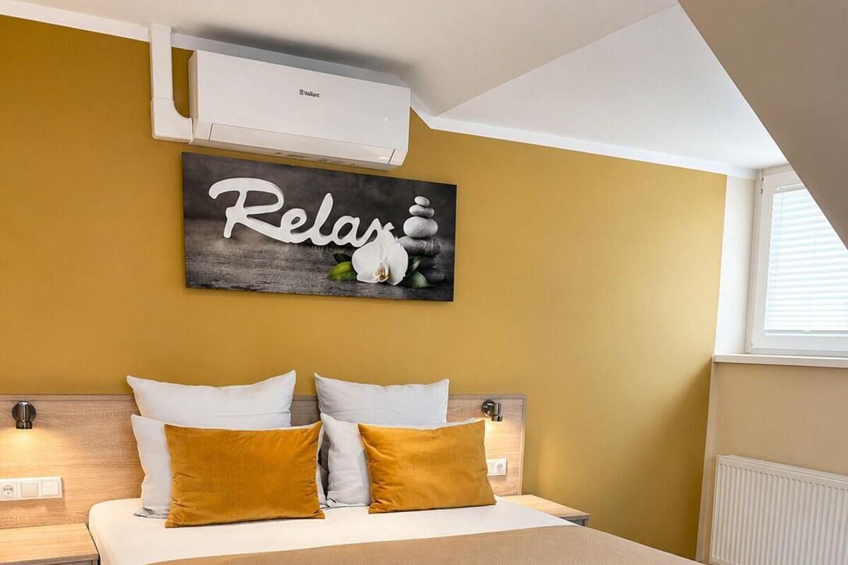 Family Suite (Attic) | Premium bedding, desk, soundproofing, WiFi (free)