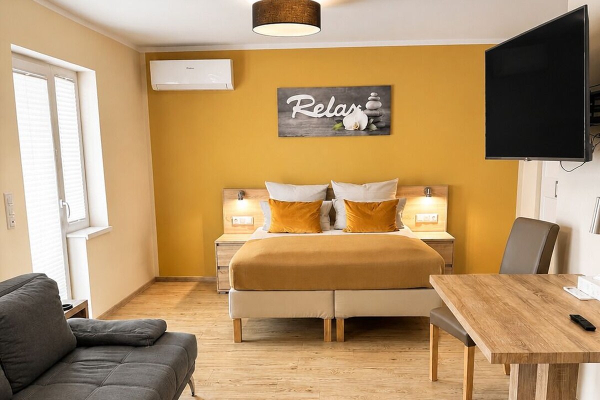 Junior Suite, Balcony | Premium bedding, desk, soundproofing, WiFi (free)