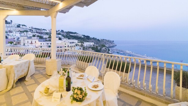 Lunch and dinner served - Hotel Panoramico (Castro)
