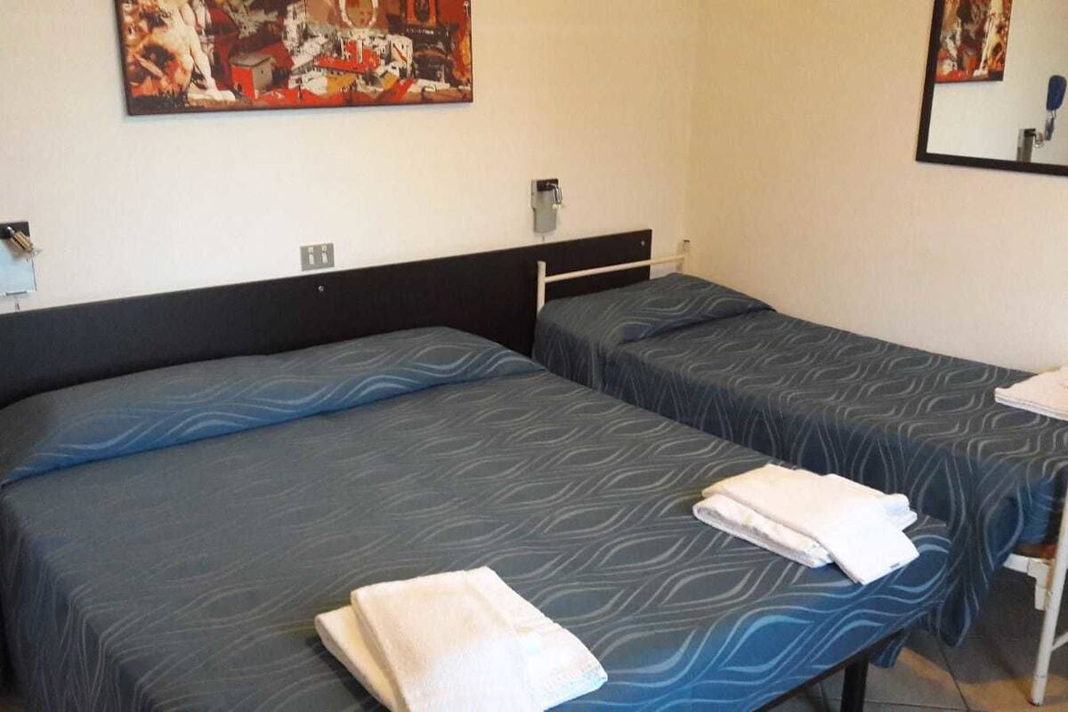 Free WiFi, bed sheets