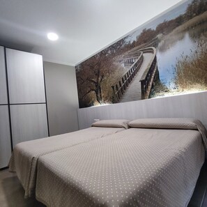 Basic Apartment | Hypo-allergenic bedding, down comforters, memory foam beds, desk - Aparthotel Meseguer (Alcaniz)