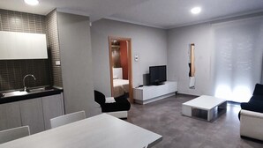베이직 아파트 | 거실 공간 | 평면 TV