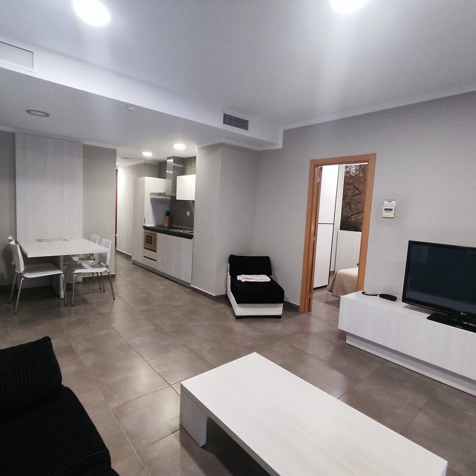 Apartamento básico | Ropa de cama hipoalergénica y edredones de plumas