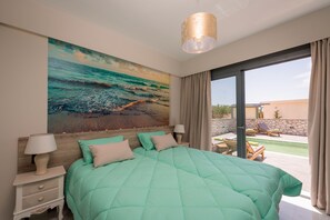 Deluxe villa, 3 slaapkamers, privézwembad, uitzicht op zwembad | Lakens van Egyptisch katoen, luxe beddengoed, Select Comfort-bedden