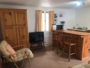 Standard Chalet, 1 Double Bed | Living area | Flat-screen TV - Woodbourne Resort (Knysna)