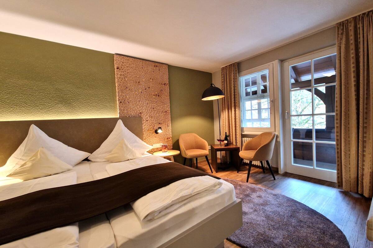 comfort room, balcony (a) | 1 bedroom, desk, free wifi, bed sheets