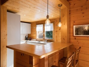 Réfrigérateur, micro-ondes, four, lave-vaisselle