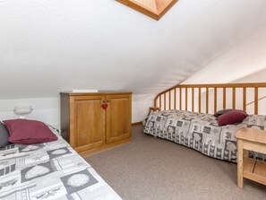 2 bedrooms, bed sheets