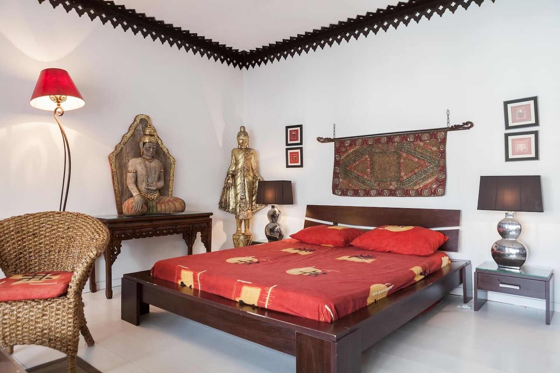 THE MAGIC OF THE BASIN IN THE CITY CENTER