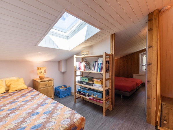 3 bedrooms, free WiFi, bed sheets