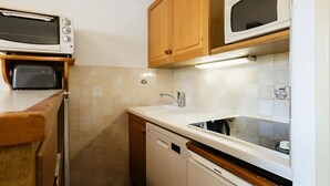 Unclassified image, 5 of 15, button - Cozy studio for 4, near slopes and shops, pets welcome, parking included (La Clusaz)