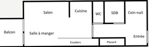 A hotel layout with a balcony, salon, dining room, WC, SDB, coin room, entrance, and staircase.