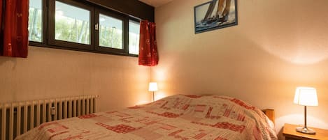 1 habitación y ropa de cama