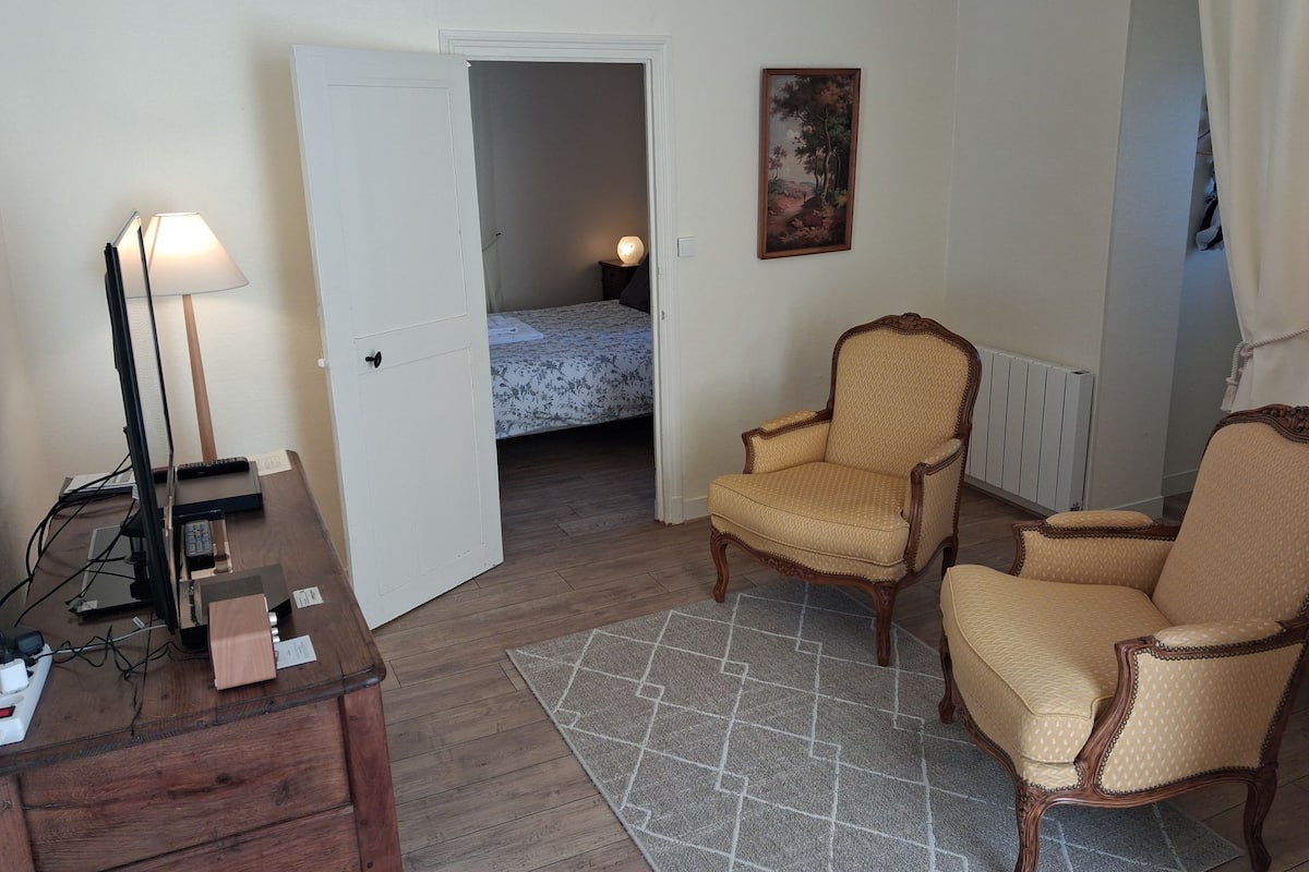 Apartamento | Área de estar | TV de tela plana, DVD player