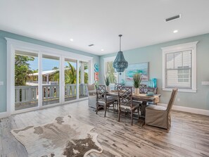 Dining - Home just steps to BEACH! Private pool and spa - Sign of the Mermaid (Anna Maria)