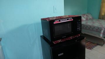 Basic Studio | Microwave