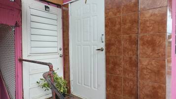 Studio cơ bản | Bàn ủi/dụng cụ ủi quần áo, truy cập Internet không dây miễn phí