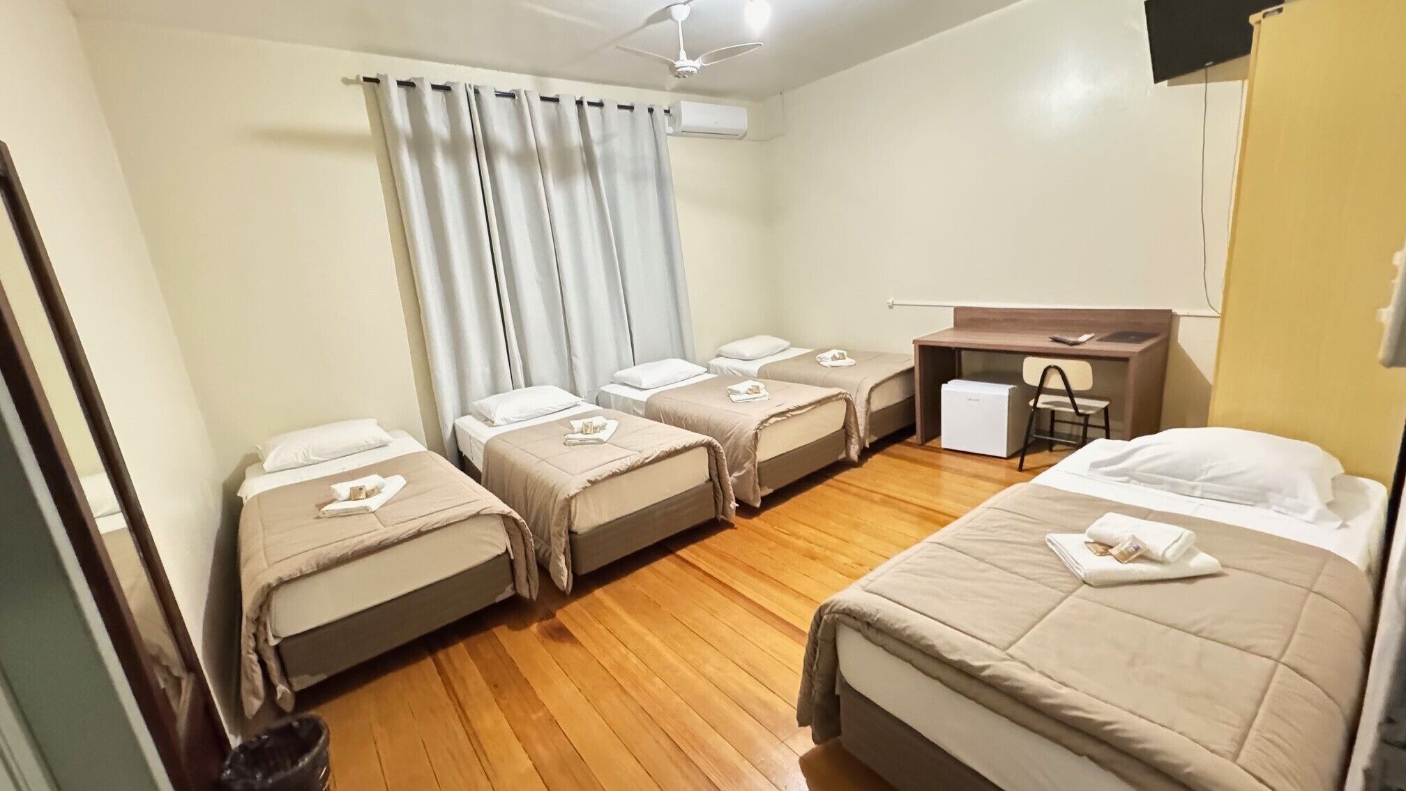 family quadruple room, 1 bedroom, air conditioning, courtyard view | desk, free wifi, bed sheets