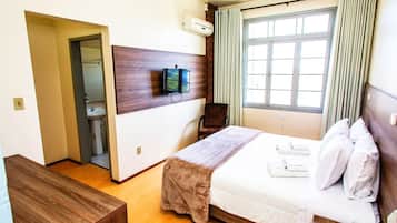 Schreibtisch, kostenloses WLAN, Bettwäsche