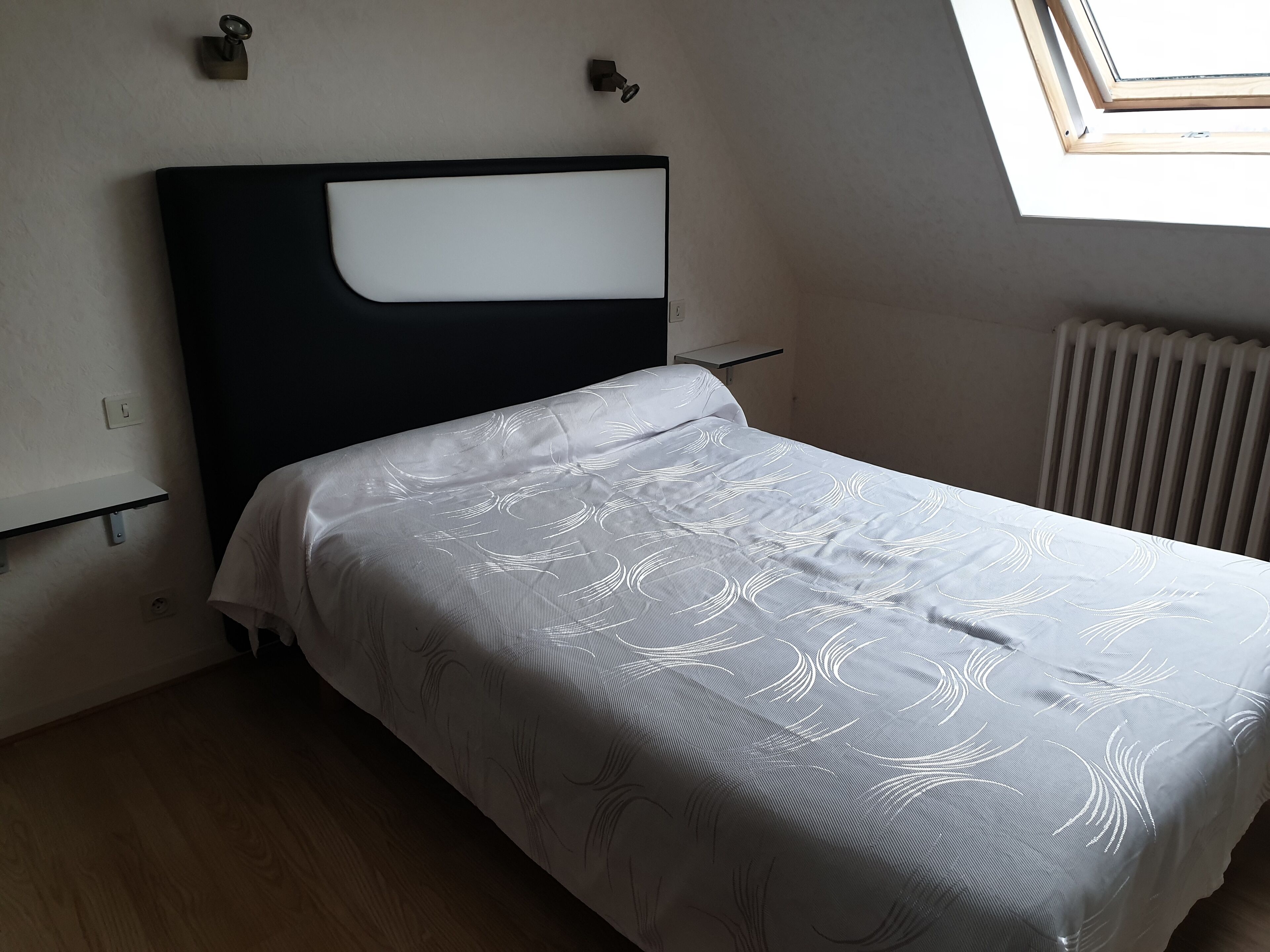 basic double room, non smoking | individually decorated, individually furnished, desk, blackout curtains