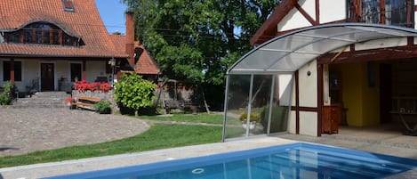 Piscina externa sazonal