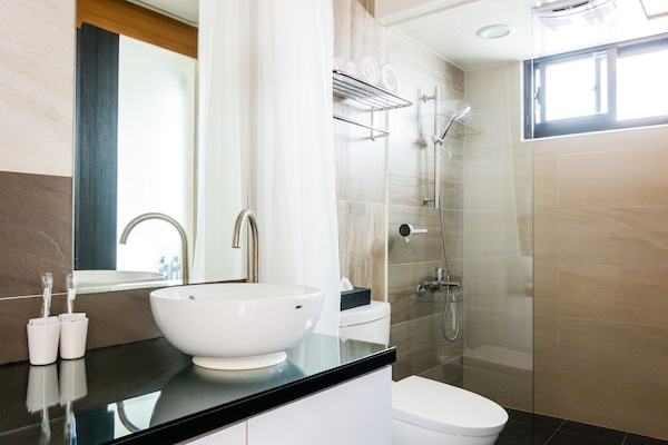 Superior Double Room, 1 Double Bed, Balcony | 1 bedroom, premium bedding, desk, blackout drapes