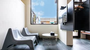 Habitación cuádruple superior | 1 dormitorio, ropa de cama de alta calidad, escritorio y cortinas opacas