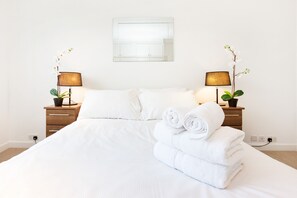 Iron/ironing board, free WiFi, bed sheets - Mayfair - Hyde Park Apartments (London)