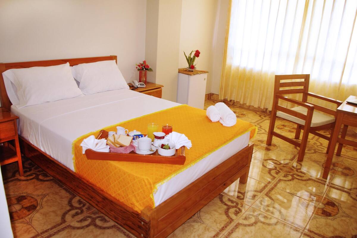 Premium bedding, pillow-top beds, minibar, in-room safe