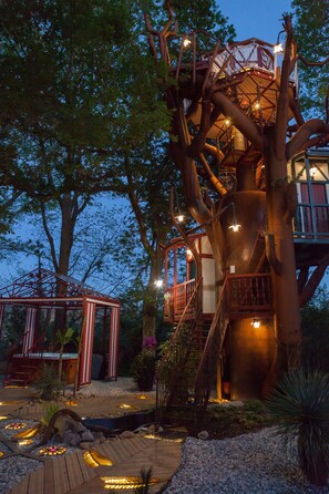 Front of property – evening/night