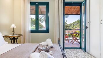 Vila Keluarga, pemandangan laut terbatas | 2 kamar tidur, seprai Frette Italia, dan didekorasi berbeda-beda