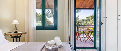 Familienvilla, eingeschränkter Meerblick | 2 Schlafzimmer, italienische Bettbezüge von Frette