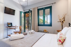 Family Villa, Partial Sea View | 2 bedrooms, Frette Italian sheets, individually decorated, desk - Skopelos Country House Diamantis & Chrisi (Skopelos)