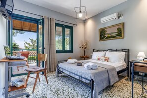 2 bedrooms, Frette Italian sheets, individually decorated, desk - Skopelos Country House Diamantis & Chrisi (Skopelos)