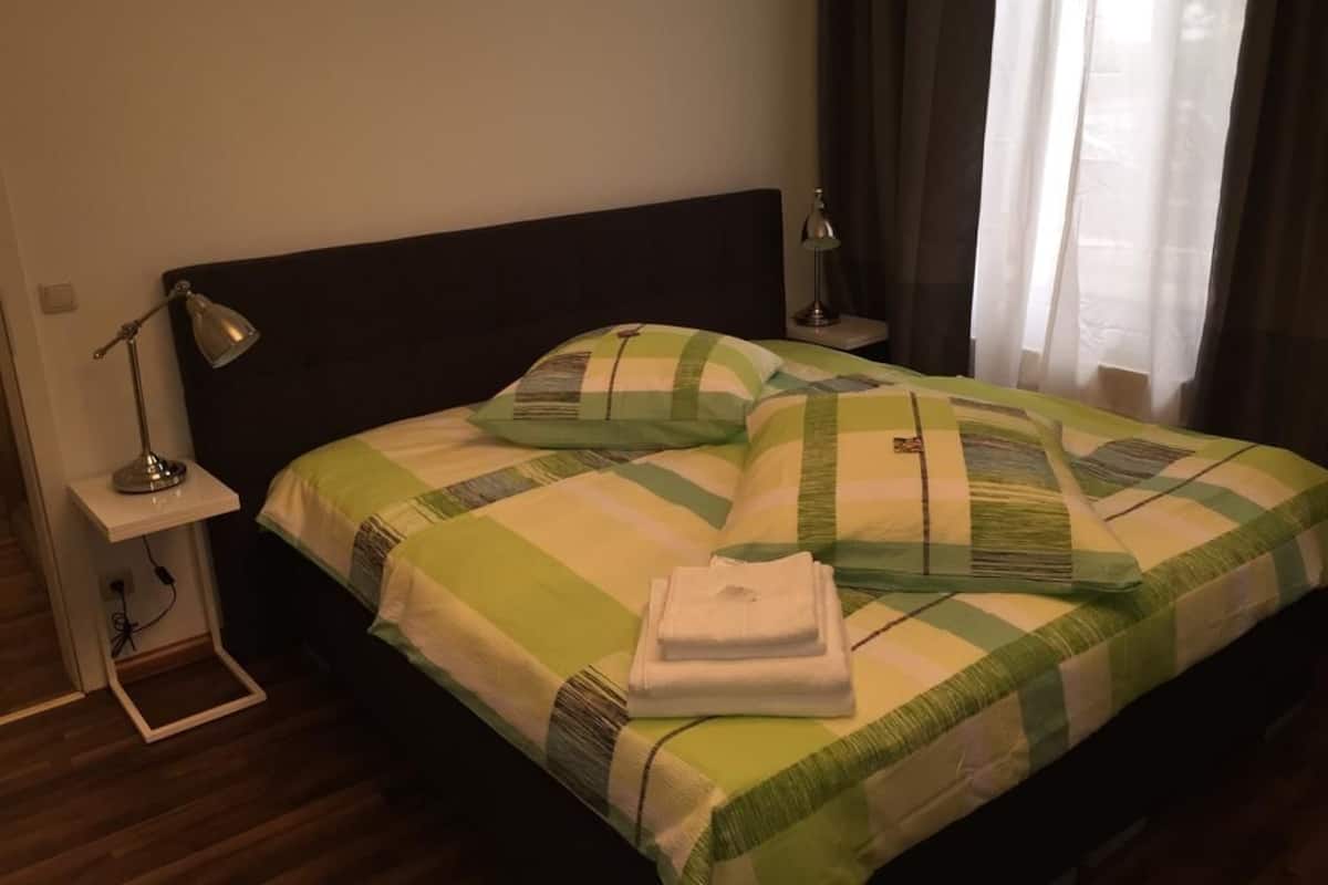 Escritorio, insonorización, camas extra y wifi gratis